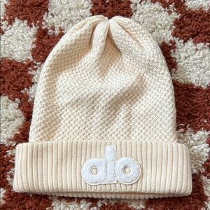 Alo Yoga Cool Skies Beanie